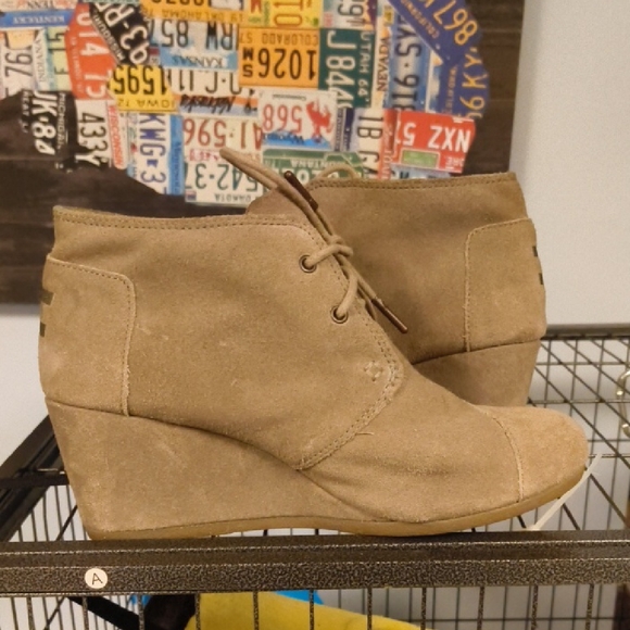 Toms Suede Tan Wedge Booties - Picture 3 of 4